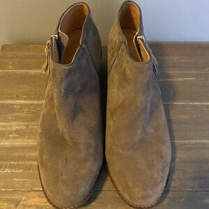Vionic Suede Chelsea Boots